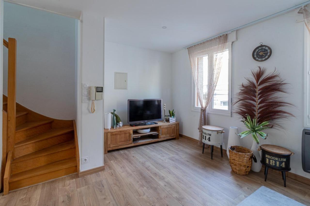 De Fil En Aiguille - Duplex Pour 4 A Calais Apartment Exterior photo